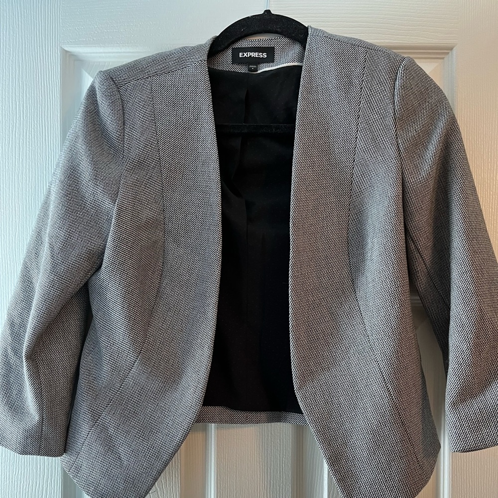 Express waist-length blazer. Size 6.